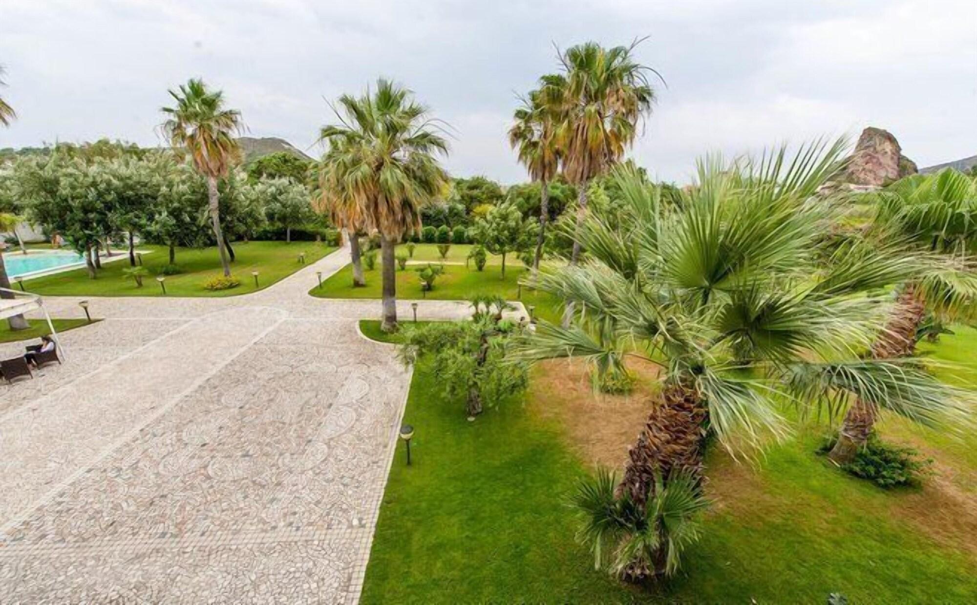 Garden Hotel