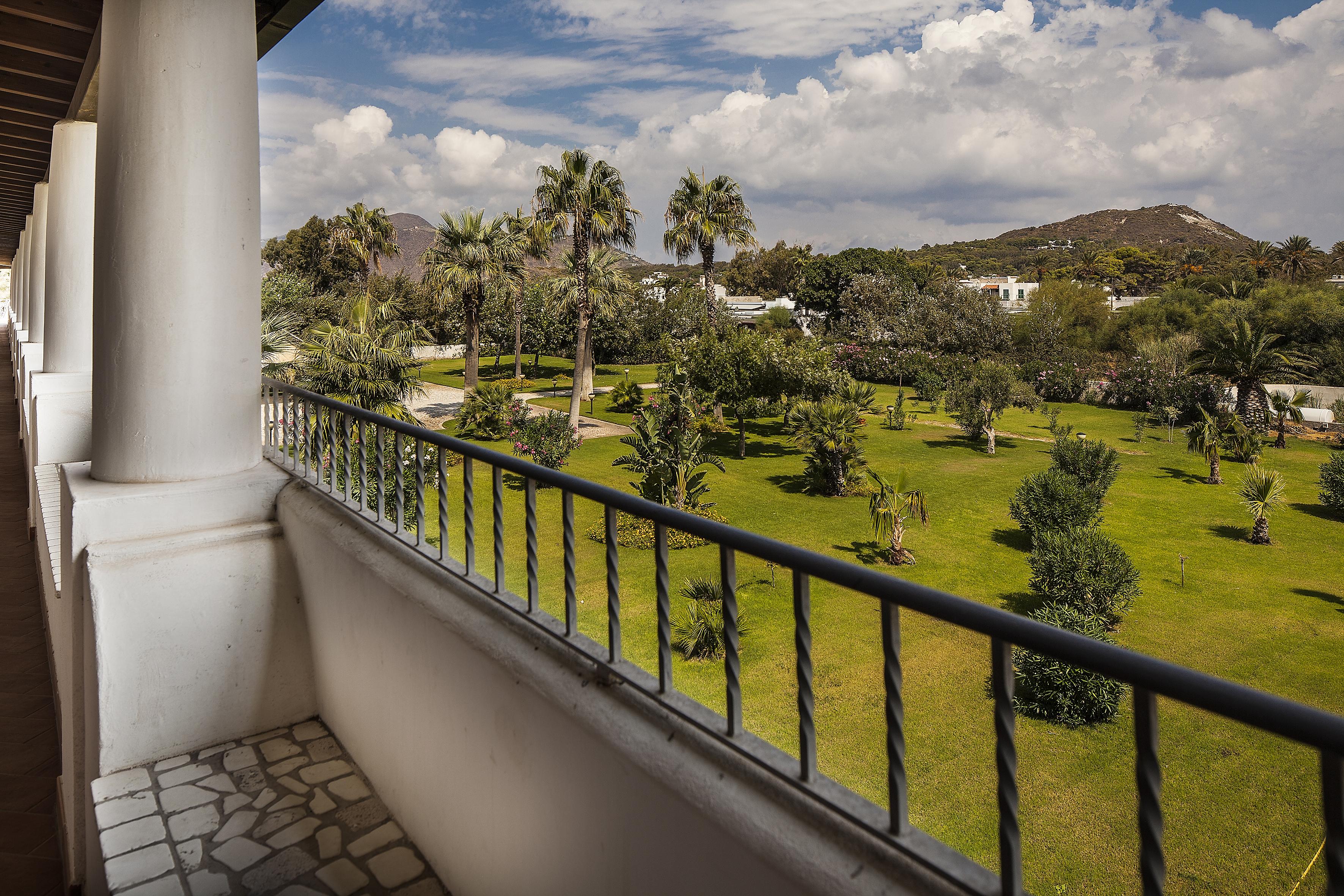 Garden Hotel 4*