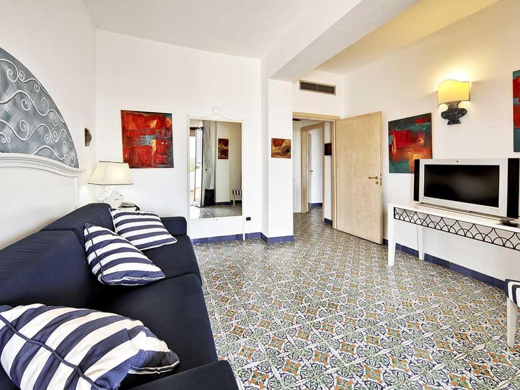 Garden Hotel 4*